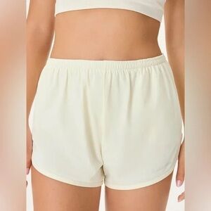 Outdoor Voices Women’s Lightspeed 2.5” Ivory Running Athletic Shorts Lined